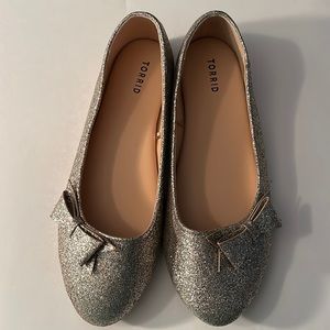 Torrid Glitter Gold flats!